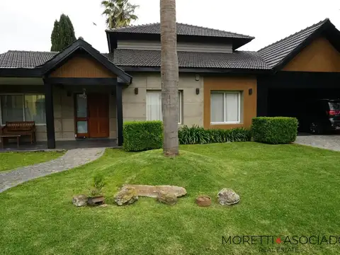 Casa En Venta En Barrio Santa Ana Moreno