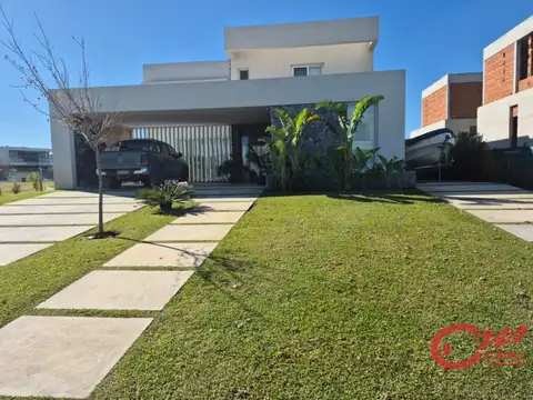 Casa en venta al aguan en Puertos, Barrio Costas