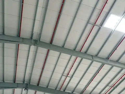 Galpon en Alquiler 95  mts Frente