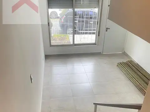 Depto Tipo Casa en Alquiler de 2 dormitorios