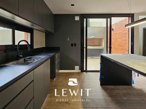 Depto Tipo Casa en Venta con 2 cocheras