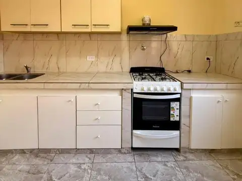 DPTO TIPO CASA INTERNO DE 3 AMBIENTES CON PATIO