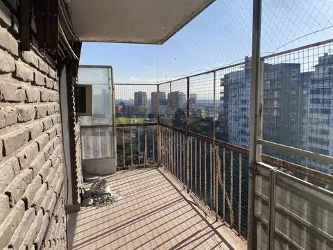 Unanue 800, Piso 9