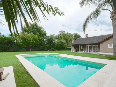 VENTA CASA 4AMB PILETA CREDITO EL CAZADOR ESCOBAR