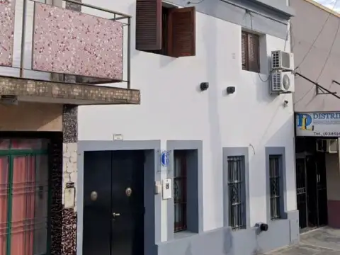 Propiedad en venta próxima al centro, sanatorios, colegios.