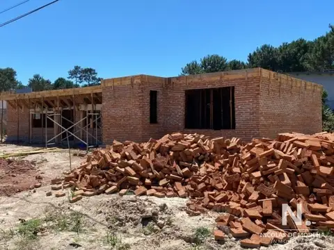 Casa 3 ambientes con 2 baños