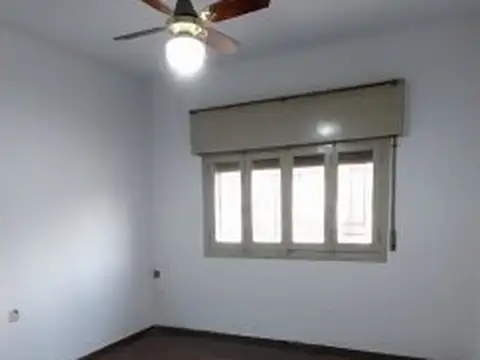Casa en Venta 2 dormitorios con cochera.