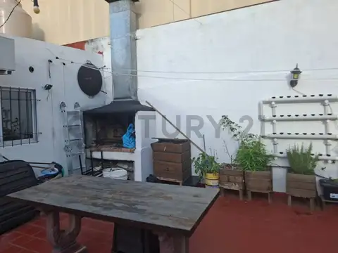 PH 4 AMBIENTES VILLA PUEYRREDON.TOMA MENOR VALOR.NO APTO CREDITO CON TERRAZA Y QUINCHO
