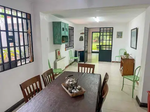 CASA 5 AMBIENTES JARDIN QUINCHO PILETA BURZACO