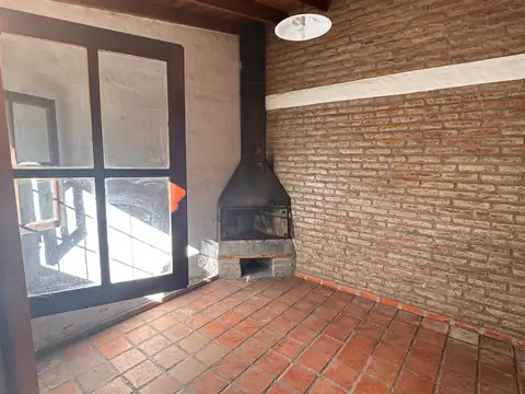 Casa en Venta, sobre avenida Tissera, El Talar