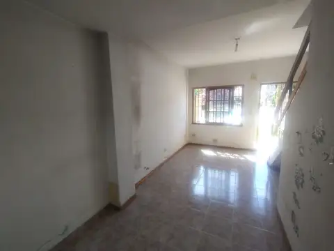 Depto Tipo Casa 3 ambientes con 1 baño