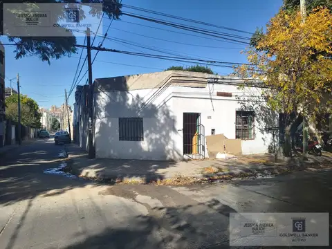 VENTA TERRENO 221 M2 CON CASA Y DPTO A RECICLAR O DEMOLER EN GUEMES CORDOBA
