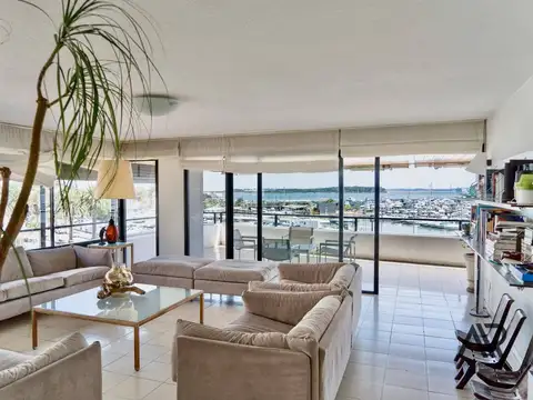 Departamento en Venta de 4 dormitorios
