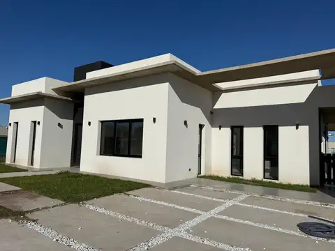 Casa en Venta en La Reja, USD 325.000