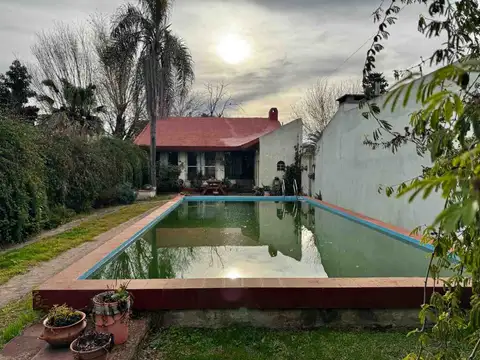 CASA EN VENTA EN PERGAMINO CON PILETA