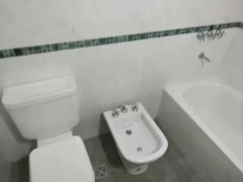 DEPARTAMENTO 2 AMBIENTES CON BALCON Y AA