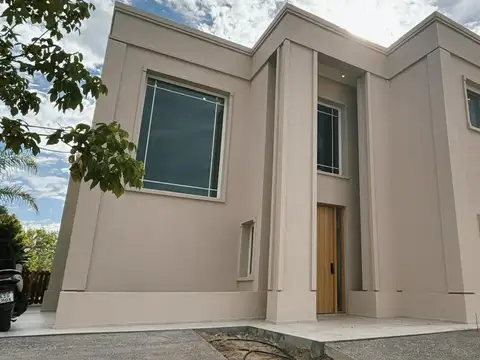 Casa en Venta en Puertos - Araucarias, USD 518.000