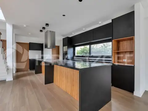 Casa en Venta en Ayres Plaza, USD 570.000