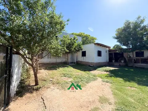 Dos casas con amplio terreno comercial ideal vivienda e inversión