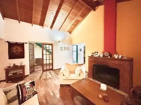 Casa 6 ambientes con 3 baños