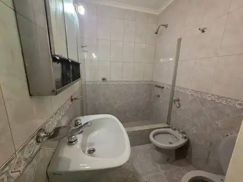Depto Tipo Casa en Venta en Flores, USD 120.000