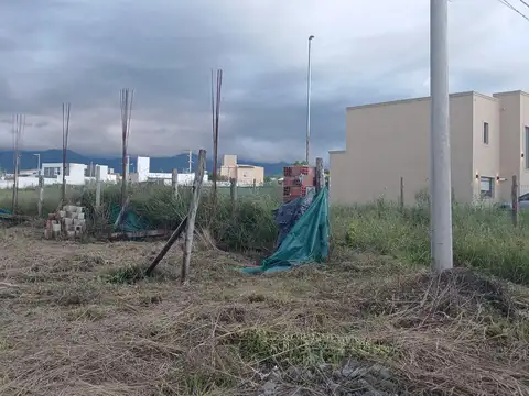 OPORTUNIDAD! Lote con construcción en B Septiembre - Zona San Lorenzo Chico