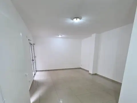 PH - MONOAMBIENTE DIVISIBLE - CON PATIO - EXPENSAS MUY BAJAS