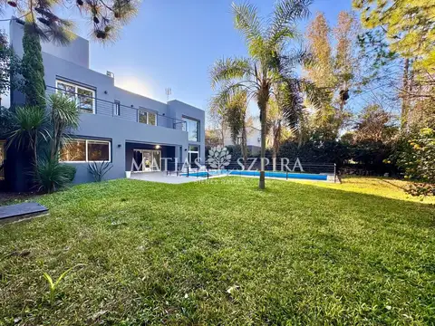 Casa 5 Ambientes en La Cesarina