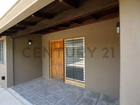Casa en Venta con 3 cocheras