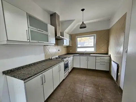 VENTA DE CASA EN LA CESARINA CON 3 HABITACIONES