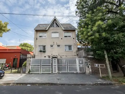 VENTA PH TRIPLEX 3 AMB + ESCRITORIO Y COCHERA