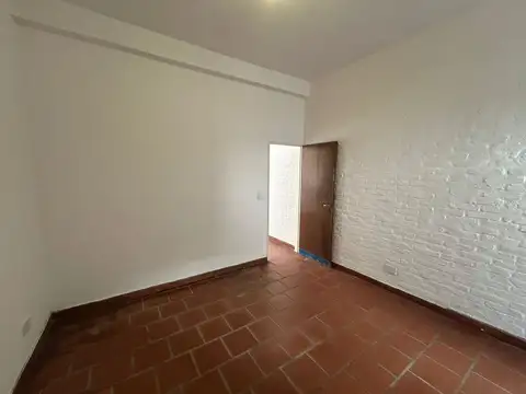 ALQUILER - depto. 2 ambientes con PATIO - Unidad 2