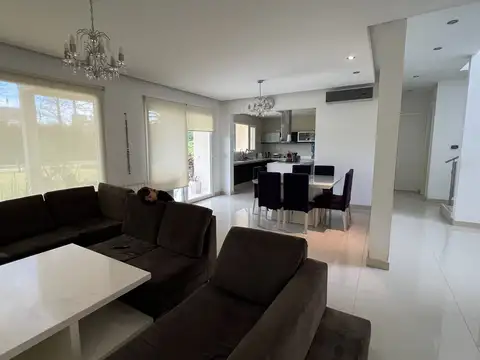 Casa en Venta en Septiembre, USD 500.000