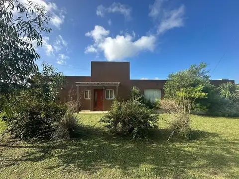 VENTA CASA 4 AMBIENTES EN LAS LOMAS MIRAMAR