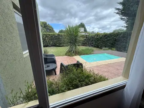 VENTA CASA 4 AMBIENTES QUINCHO PISCINA LAS LOMAS