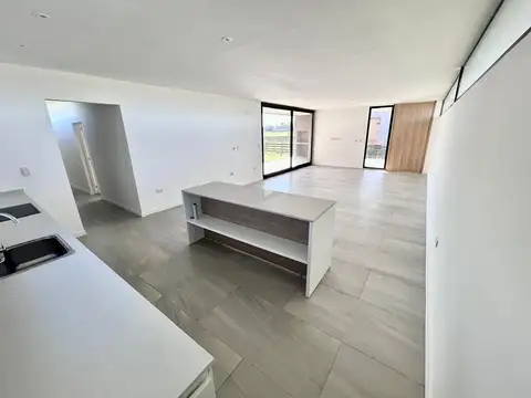 Oportunidad  Casa 4 amb con pileta - Finca Jóven