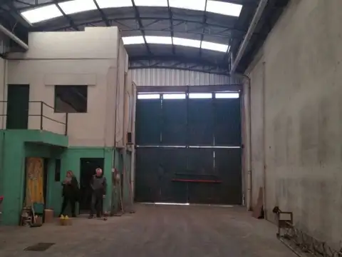 Galpon en Venta 10  mts Frente