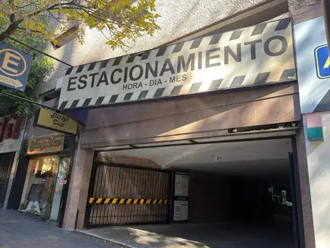 Cocheras Primitivo de la Reta  al 900