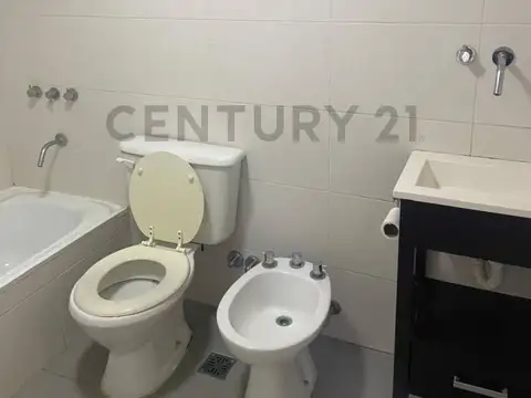 ALQUILER DEPARTAMENTO 2 AMBIENTES CASTELAR CENTRO