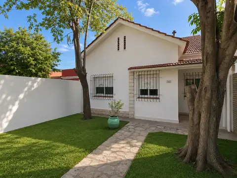 PH EN ALQUILER 4 AMBIENTES CON JARDIN HAEDO CASA