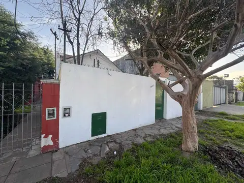 Depto Tipo Casa en Alquiler en Haedo, $ 850.000
