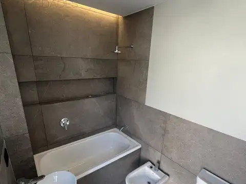 EXCELENTE PH 3 AMB ENTRADA INDEPENDIENTE A ESTRENAR CON PATIO