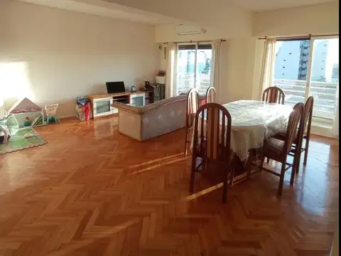 Venta depto 3 ambientes con Balcon Flores