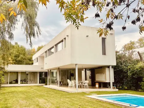Casa VENTA/ALQUILER en el QUIMILAR 467 e/ 9 Y 10