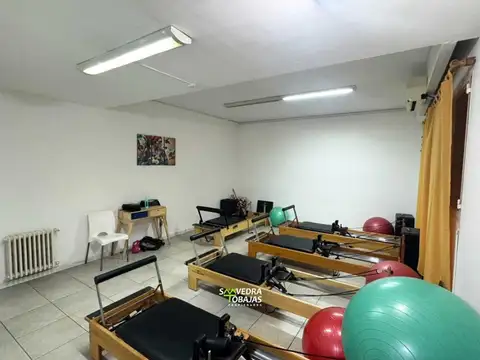 Oficina 3 ambientes con 2 baños