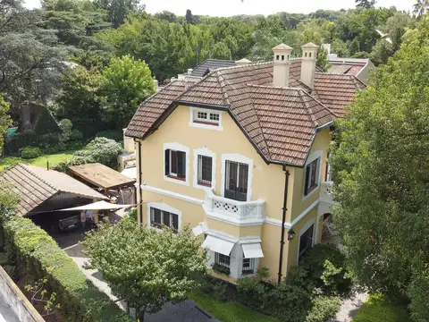 Casa en venta - San Isidro - Beccar (vías a Libertador) - 4 dormitorios (1 suite) - jardín y pileta