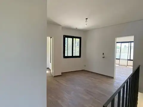 Casa en Venta con 4 cocheras