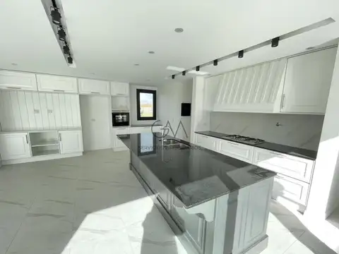 Casa en Venta en Plaza Mitre, USD 450.000