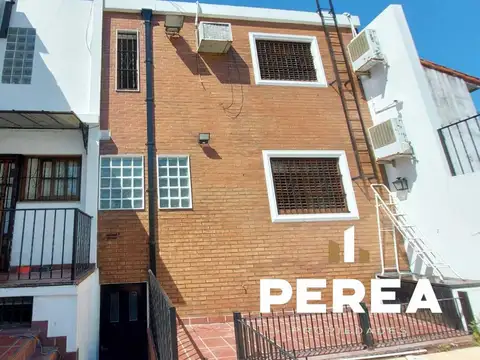 Casa 6 ambientes con 4 baños