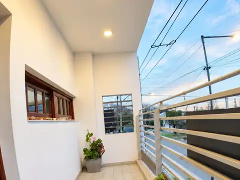 Venta de Casa de 4 dorm en Roca 1257